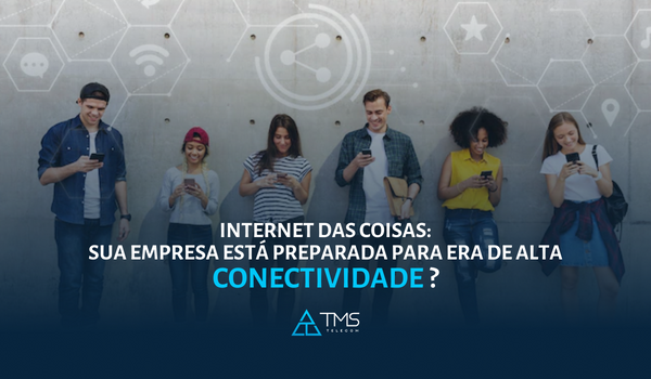 Internet Das Coisas. Jovens Conectados Em Seus Dispositivos